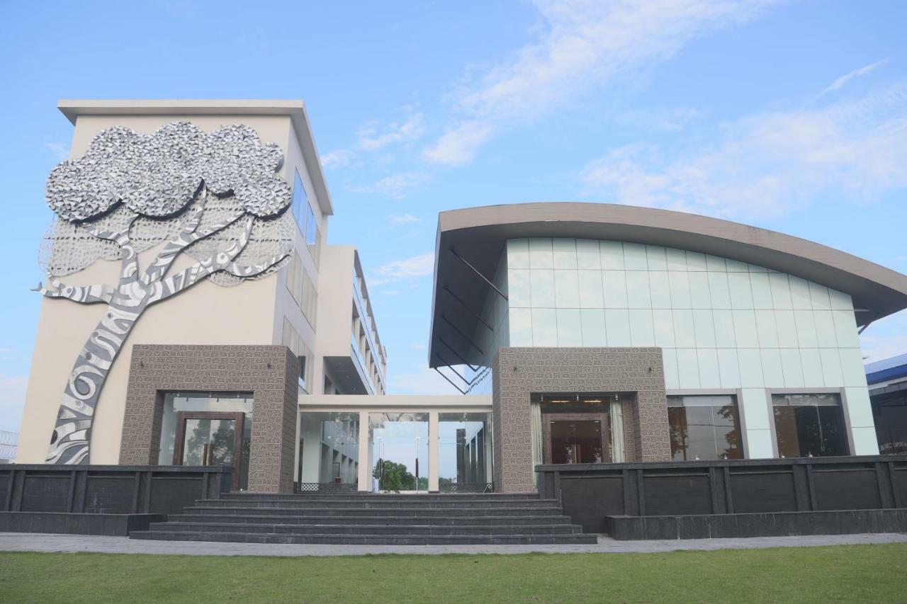 Hotel The Forresta Siliguri Zewnętrze zdjęcie